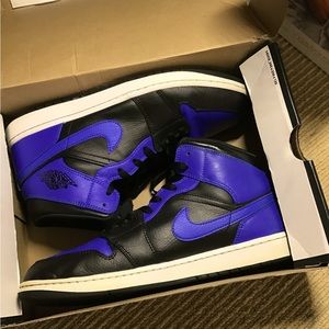 Jordan 1 Mid Hyper Royal Tumbled Leather